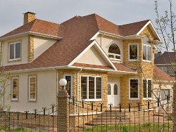Отделка фасада дома подчеркнет его архитектурную выразительность и уникальность