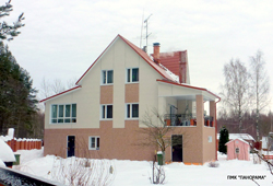 Пример фасада жилого здания из облицовочной плитки KNEW.